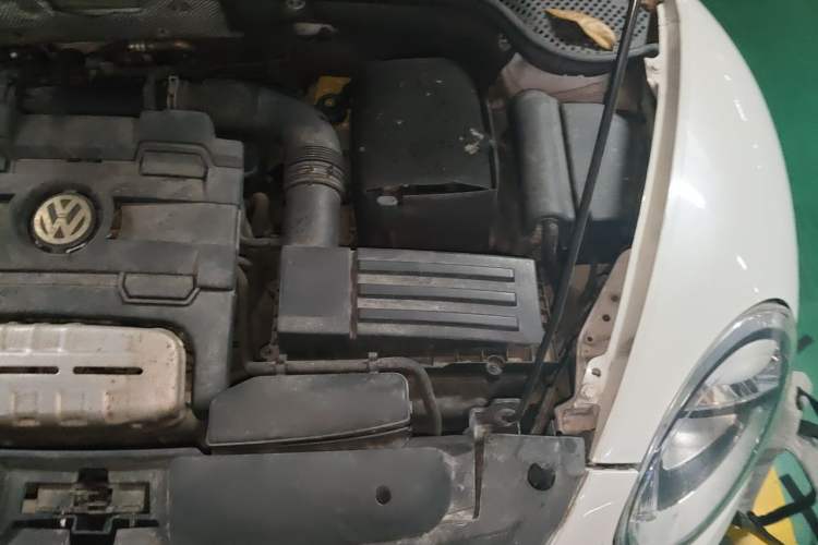 Used Volkswagen Beetle 2013 1.4TSI Fashion Edition Engine Bay Left