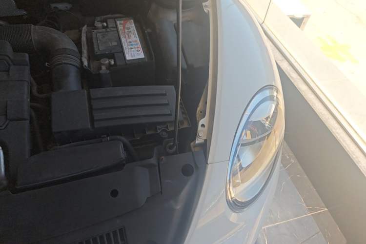 Used Volkswagen Beetle 2013 1.4TSI Fashion Edition Engine Bay Left