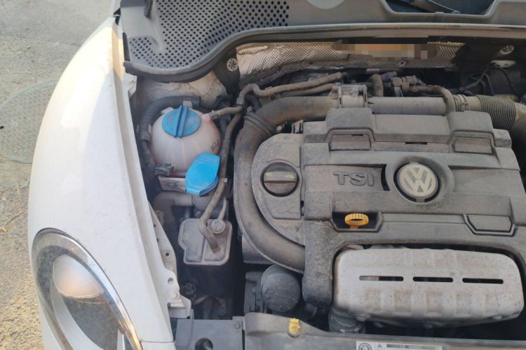 Used Volkswagen Beetle 2013 1.4TSI R-Line Engine Bay Right
