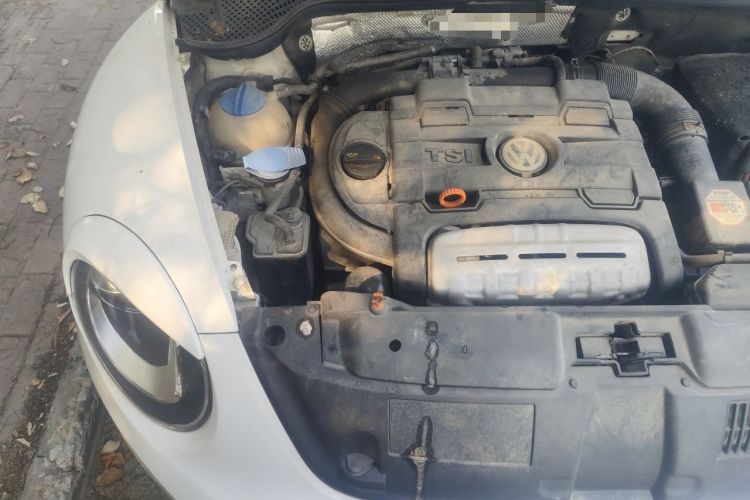 Used Volkswagen Beetle 2013 1.4 TSI Comfort Model Engine Bay Right