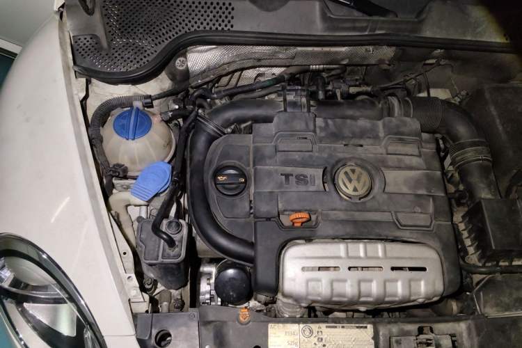 Used Volkswagen Beetle 2013 1.4 TSI Comfort Model Engine Bay Right
