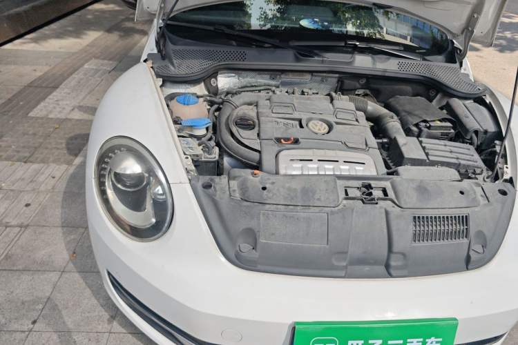 Used Volkswagen Beetle 2013 1.4TSI Luxury Model Engine Bay Right