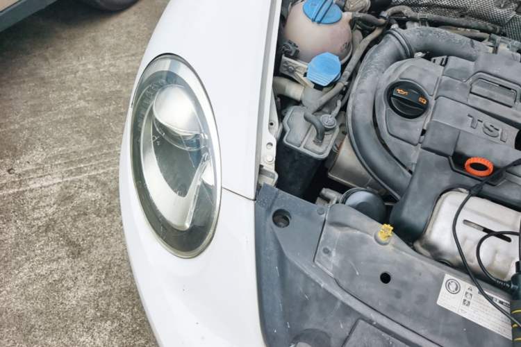 Used Volkswagen Beetle 2013 1.4TSI Fashion Edition Engine Bay Right