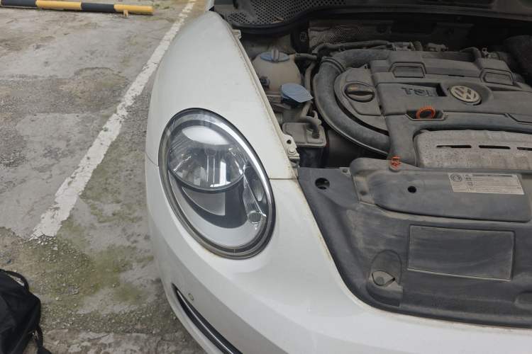 Used Volkswagen Beetle 2013 1.4 TSI Comfort Model Engine Bay Right