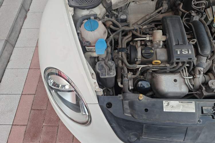 Used Volkswagen Beetle 2013 1.2TSI Fashion Edition Engine Bay Right