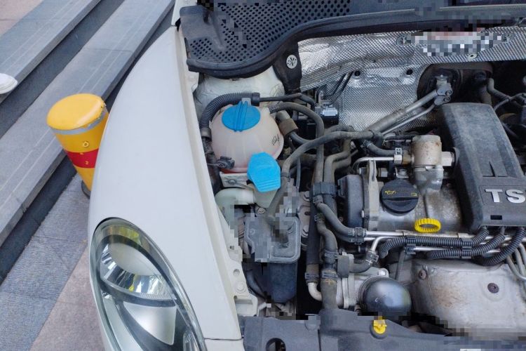 Used Volkswagen Beetle 2013 1.2TSI Fashion Edition Engine Bay Right