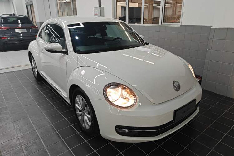 Used Volkswagen Beetle 2013 1.4TSI Fashion Edition Front Right 45 Deg