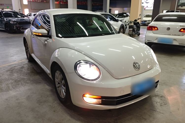 Used Volkswagen Beetle 2013 1.4TSI Fashion Edition Front Right 45 Deg