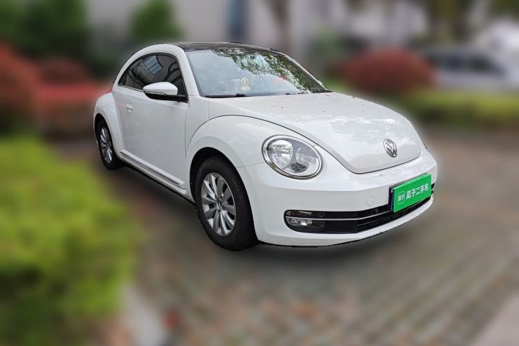 Used Volkswagen Beetle 2013 1.2TSI Comfort Model Front Right 45 Deg