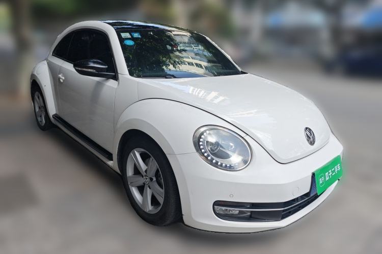Used Volkswagen Beetle 2013 1.4TSI Luxury Model Front Right 45 Deg