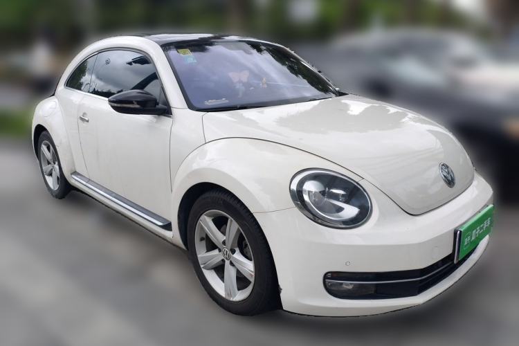 Used Volkswagen Beetle 2013 1.4TSI Luxury Model Front Right 45 Deg