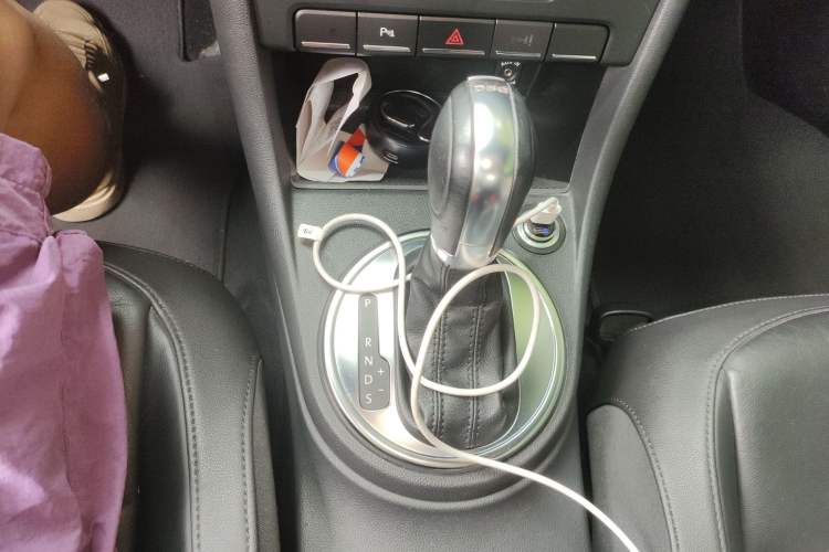 Used Volkswagen Beetle 2013 1.4TSI Luxury Model Gear Lever