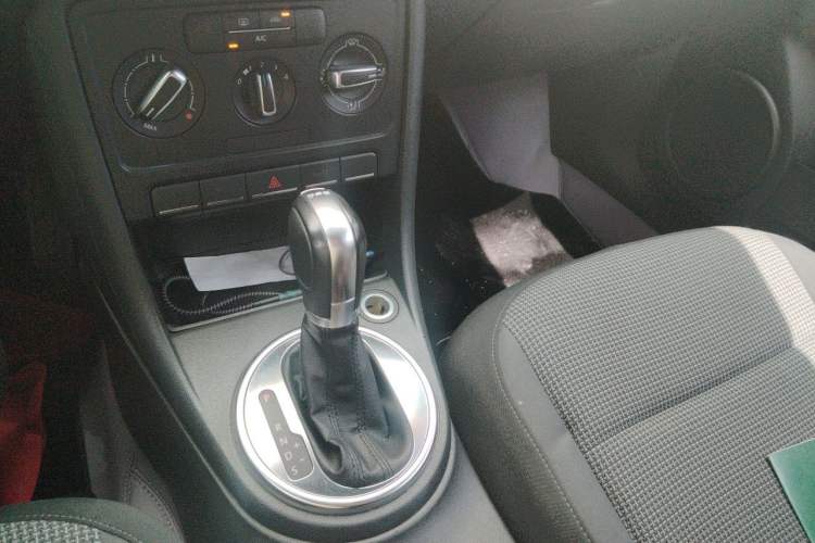 Used Volkswagen Beetle 2013 1.4TSI Fashion Edition Gear Lever
