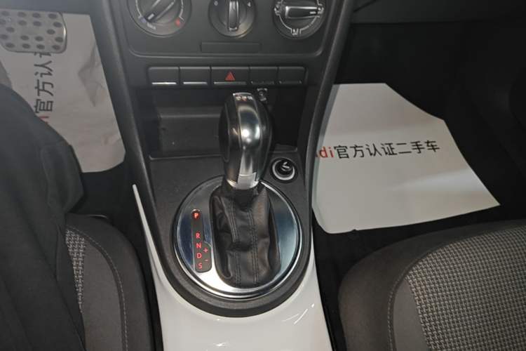 Used Volkswagen Beetle 2013 1.4TSI Fashion Edition Gear Lever