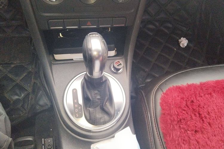 Used Volkswagen Beetle 2013 1.4TSI Fashion Edition Gear Lever