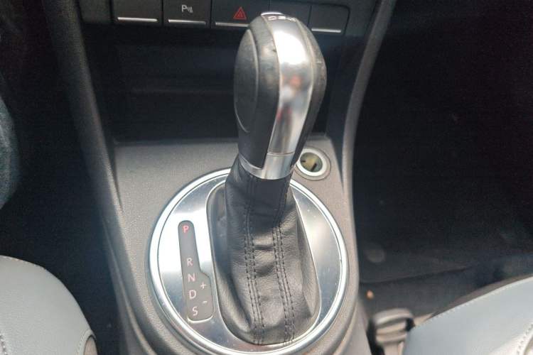 Used Volkswagen Beetle 2013 1.4TSI Luxury Model Gear Lever