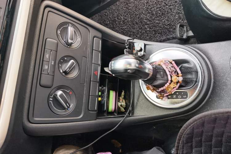 Used Volkswagen Beetle 2013 1.4TSI Fashion Edition Gear Lever