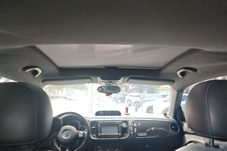 Used Volkswagen Beetle 2013 1.4TSI Luxury Model Headliner