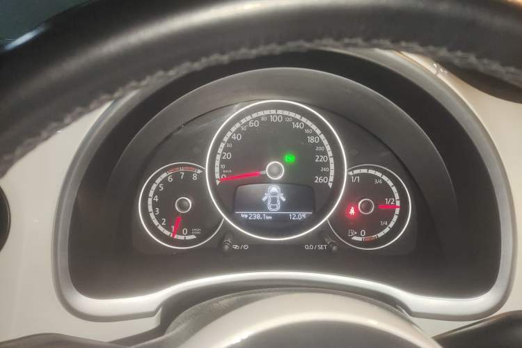 Used Volkswagen Beetle 2013 1.4 TSI Comfort Model Instrument Cluster