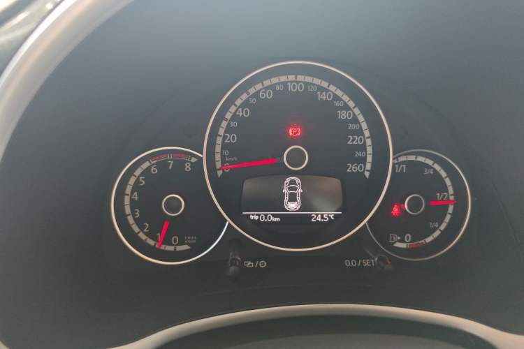 Used Volkswagen Beetle 2013 1.4TSI Luxury Model Instrument Cluster