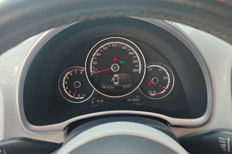 Used Volkswagen Beetle 2013 1.2TSI Fashion Edition Instrument Cluster