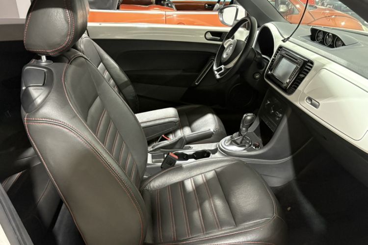 Used Volkswagen Beetle 2013 1.4TSI Fashion Edition Interior 1