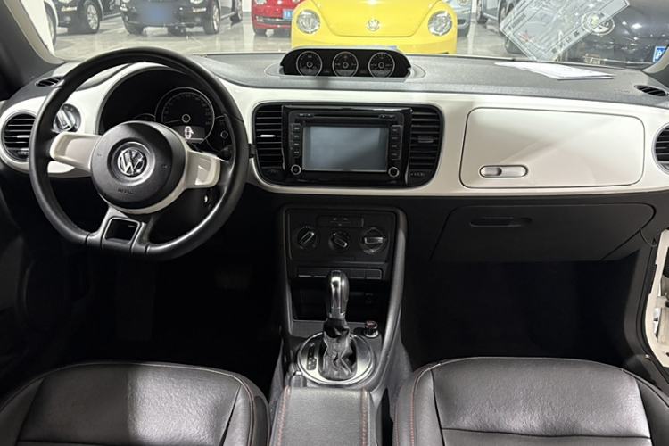 Used Volkswagen Beetle 2013 1.4TSI Fashion Edition Interior 3