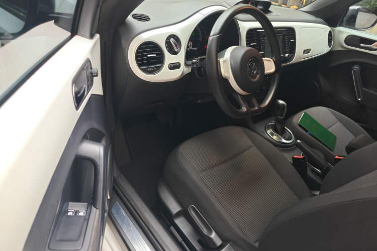 Used Volkswagen Beetle 2013 1.4TSI Fashion Edition Interior 3