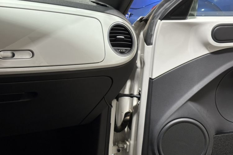 Used Volkswagen Beetle 2013 1.4TSI Fashion Edition Interior 8