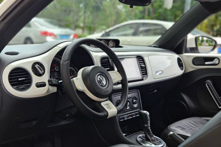 Used Volkswagen Beetle 2013 1.2TSI Comfort Model Interior 8