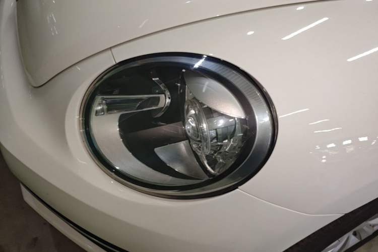 Used Volkswagen Beetle 2013 1.4TSI Fashion Edition Left Front Headlight