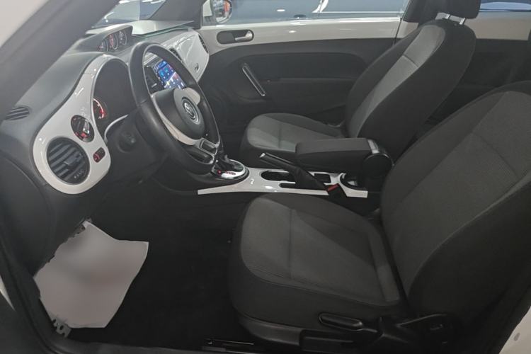 Used Volkswagen Beetle 2013 1.4TSI Fashion Edition Left Front Seat