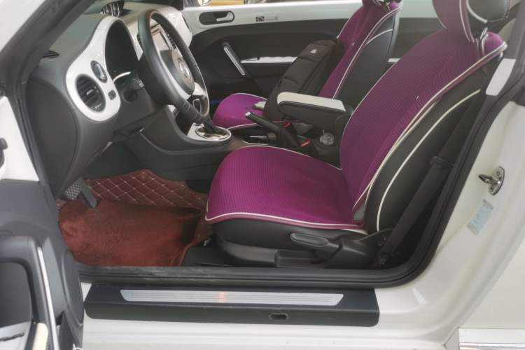 Used Volkswagen Beetle 2013 1.4TSI Fashion Edition Left Front Seat