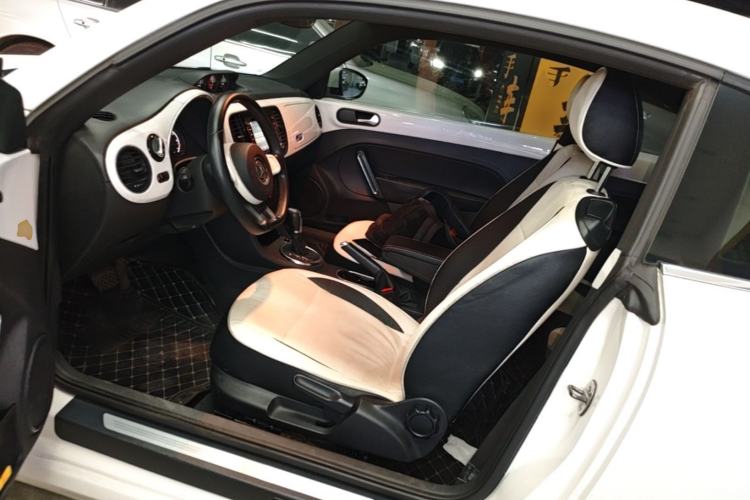 Used Volkswagen Beetle 2013 1.4TSI Fashion Edition Left Front Seat