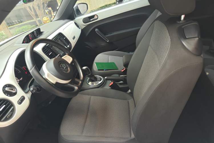 Used Volkswagen Beetle 2013 1.4TSI Fashion Edition Left Front Seat