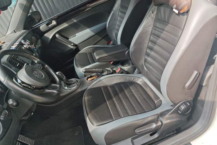 Used Volkswagen Beetle 2013 1.4TSI Luxury Model Left Front Seat