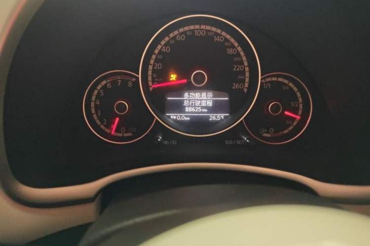 Used Volkswagen Beetle 2013 1.4 TSI Comfort Model Odometer Close Up