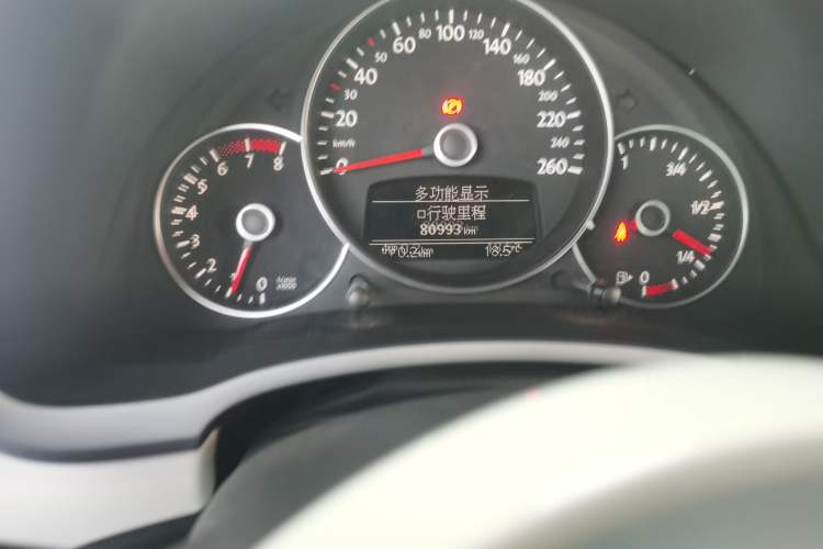 Used Volkswagen Beetle 2013 1.4TSI Fashion Edition Odometer Close Up