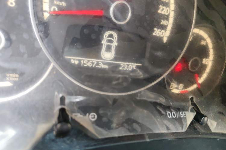 Used Volkswagen Beetle 2013 1.2TSI Fashion Edition Odometer Close Up