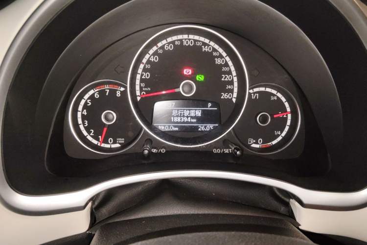 Used Volkswagen Beetle 2013 1.4 TSI Comfort Model Odometer Close Up