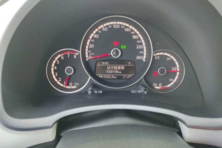 Used Volkswagen Beetle 2013 1.2TSI Fashion Edition Odometer Close Up