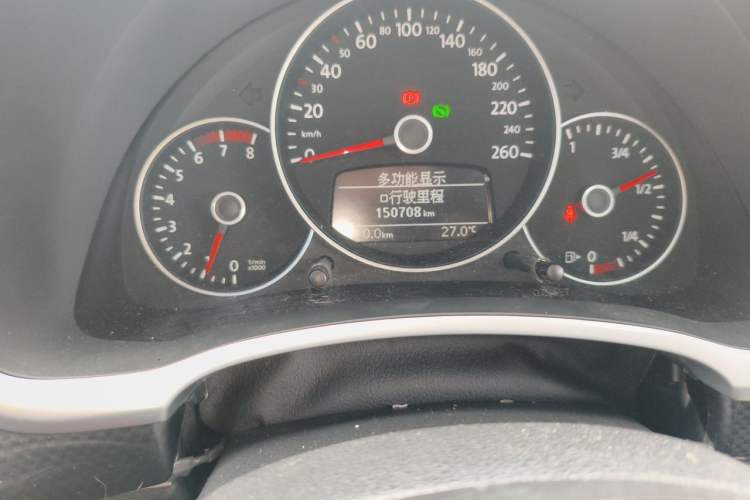 Used Volkswagen Beetle 2013 1.4TSI Luxury Model Odometer Close Up