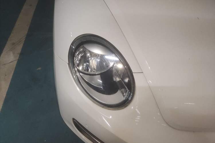 Used Volkswagen Beetle 2013 1.4 TSI Comfort Model Right Front Headlight