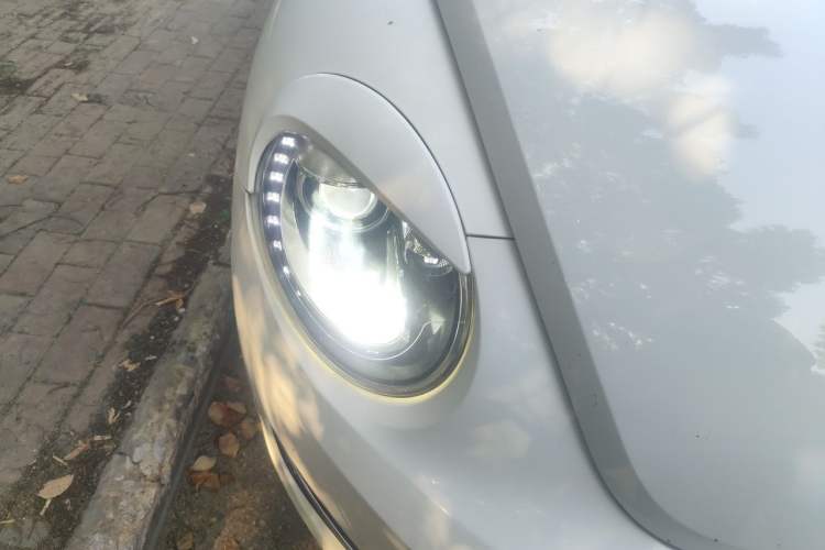 Used Volkswagen Beetle 2013 1.4 TSI Comfort Model Right Front Headlight
