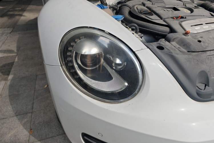 Used Volkswagen Beetle 2013 1.4TSI Luxury Model Right Front Headlight