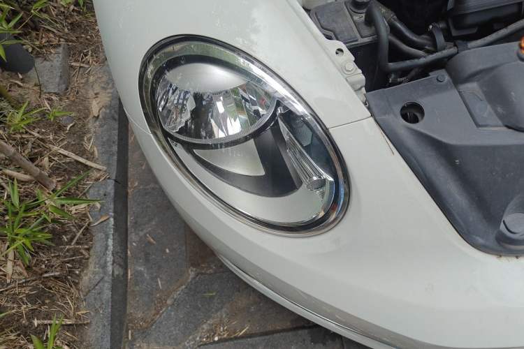 Used Volkswagen Beetle 2013 2.0 TSI Top-Trim Model Right Front Headlight