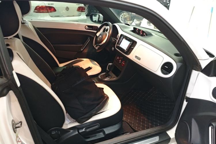 Used Volkswagen Beetle 2013 1.4TSI Fashion Edition Right Front Seat