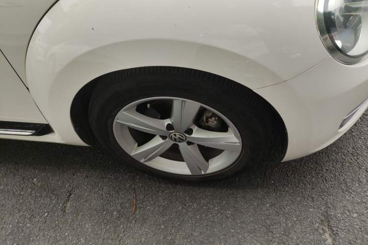 Used Volkswagen Beetle 2013 1.4TSI Luxury Model Right Front Wheel Hub
