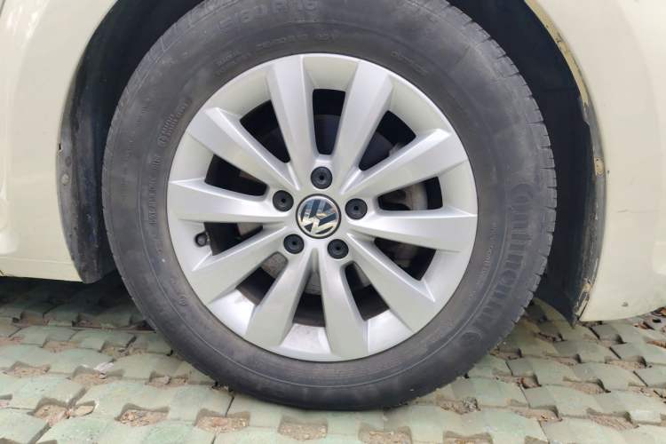 Used Volkswagen Beetle 2013 1.2TSI Fashion Edition Right Front Wheel Hub