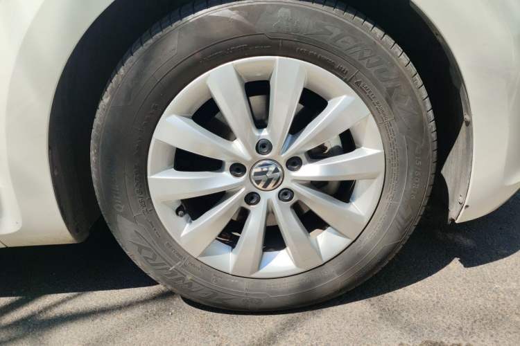 Used Volkswagen Beetle 2013 1.2TSI Fashion Edition Right Front Wheel Hub